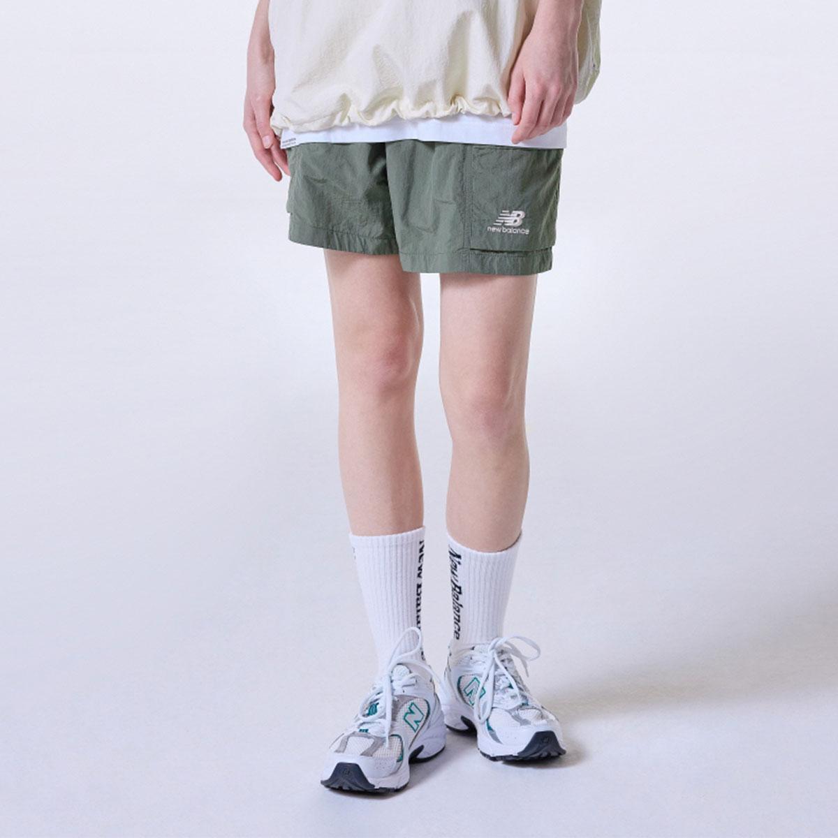 New Balance Korea - UNI 우븐 포켓 4.5부 숏팬츠 (STANDARD FIT) New Balance Korea - Uni 우븐 포켓 4.5부 숏팬츠 (Standard Fit)