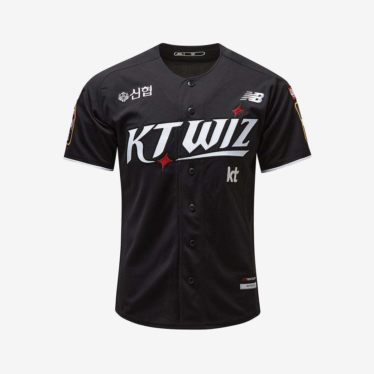野球　韓国 kt wiz ユニフォーム KTウィズ ユニフォーム M 韓国プロ野球 ウェア 赤 レッド グッズ