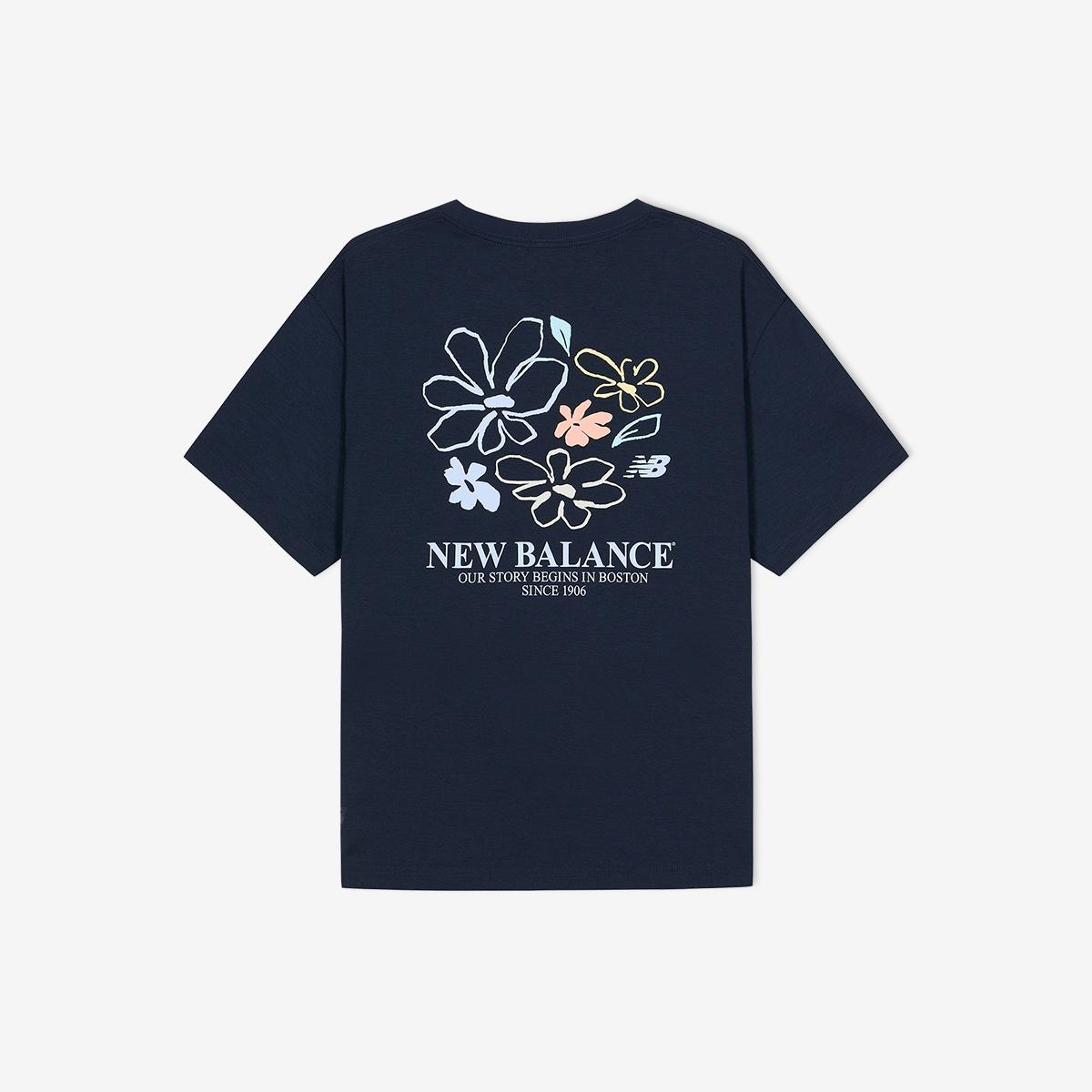 New Balance Korea - UNI FROZEN 플라워 일러스트 반팔티(SEMI