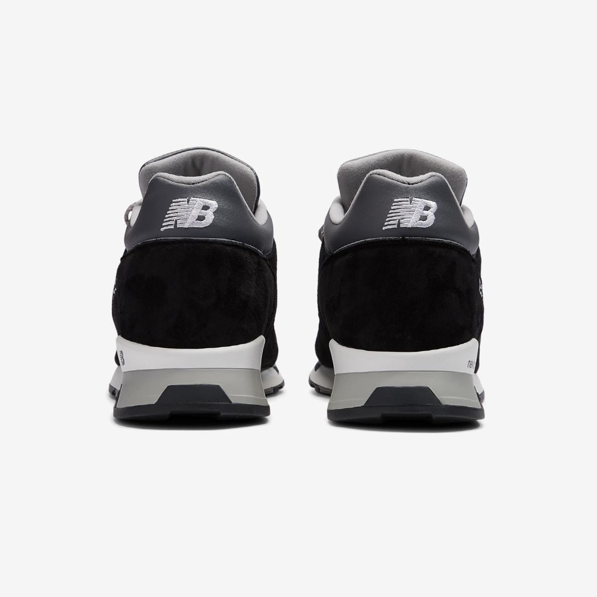 (19)Black