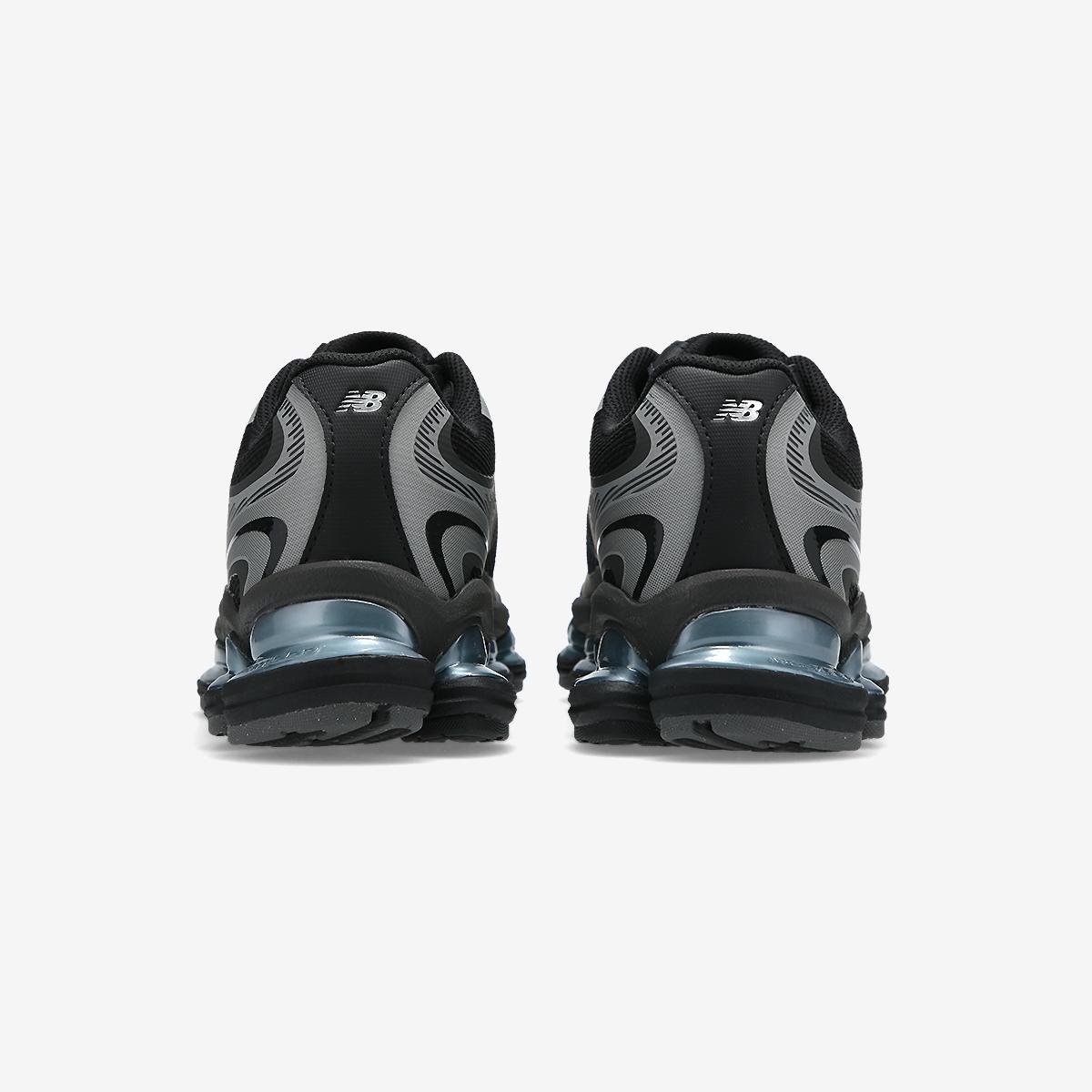 (19)Black