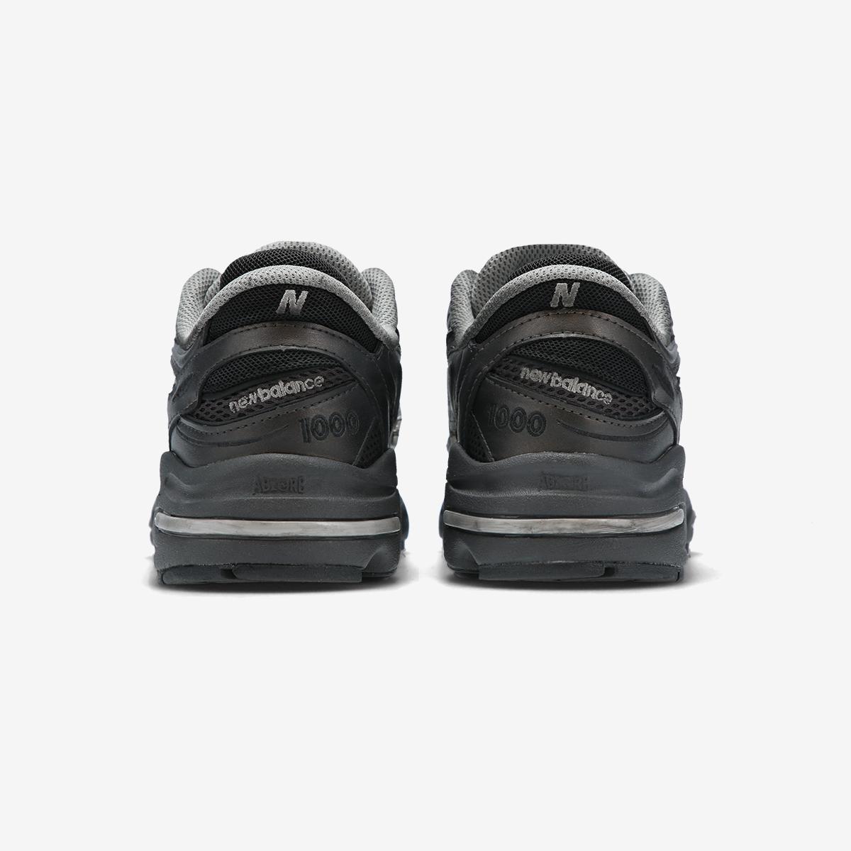 (19)Black