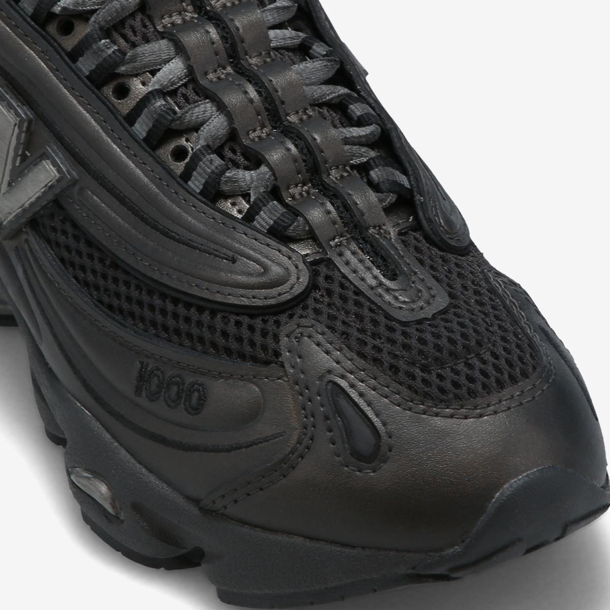 (19)Black