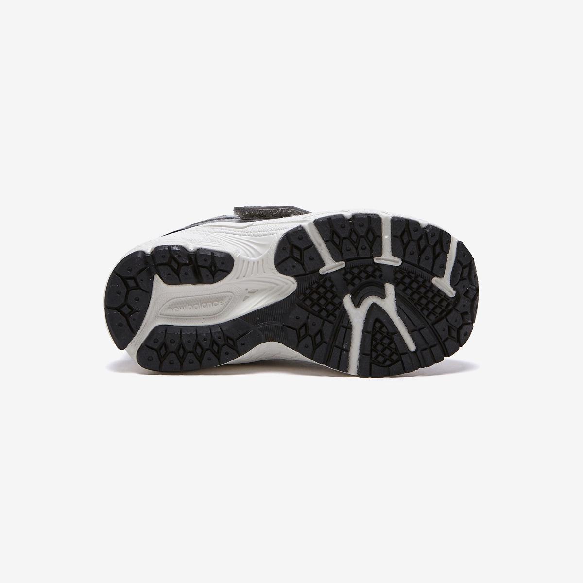 (91)Silver