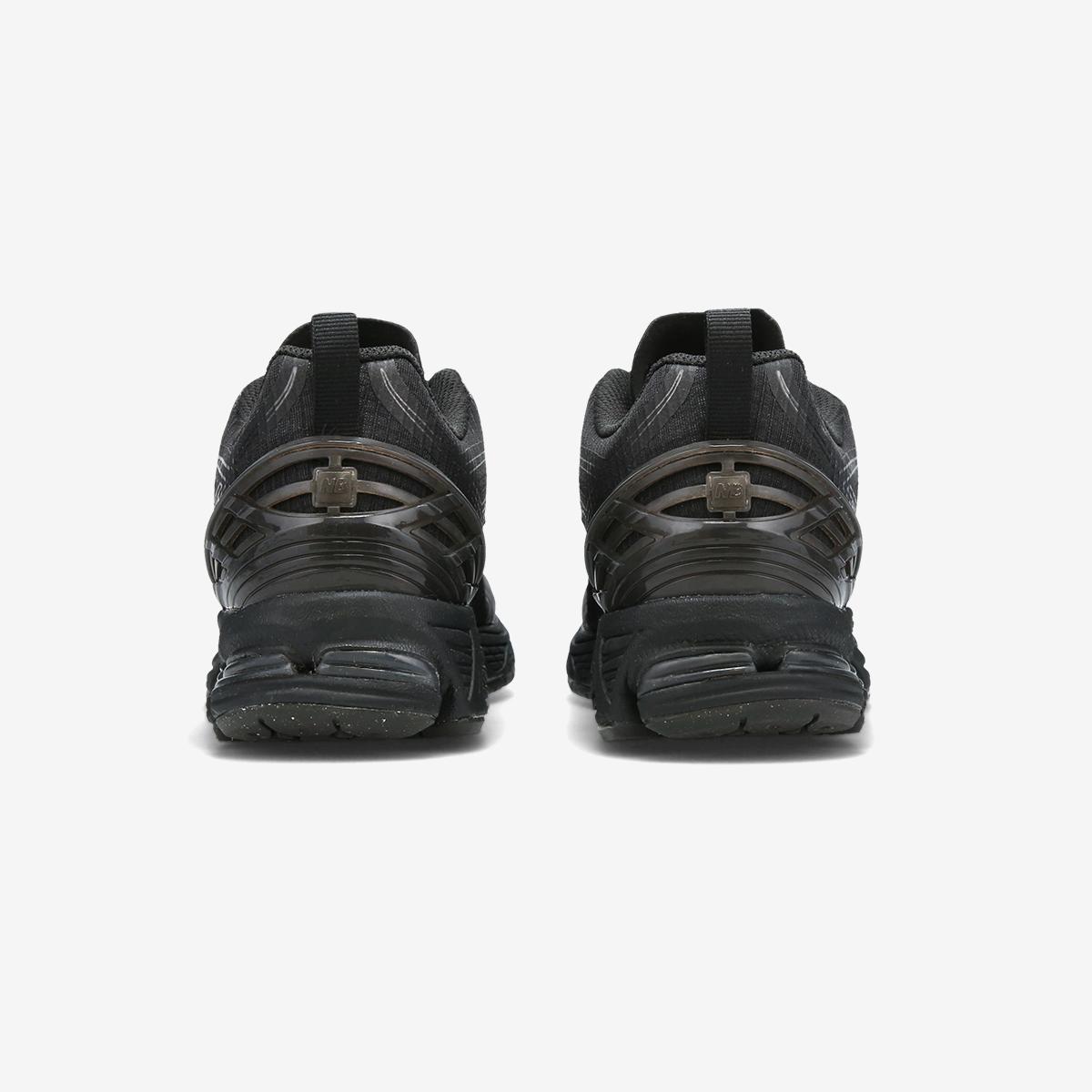 (19)Black
