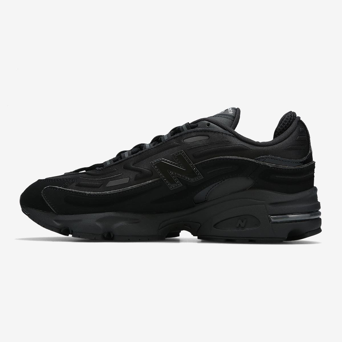 (19)Black