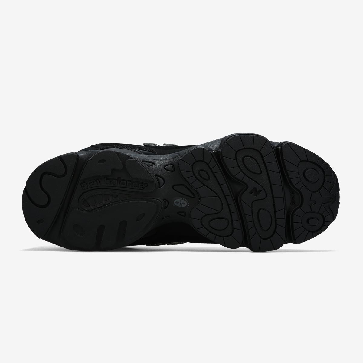 (19)Black