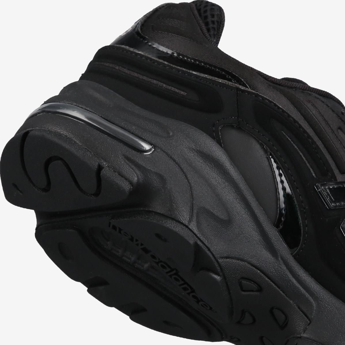 (19)Black