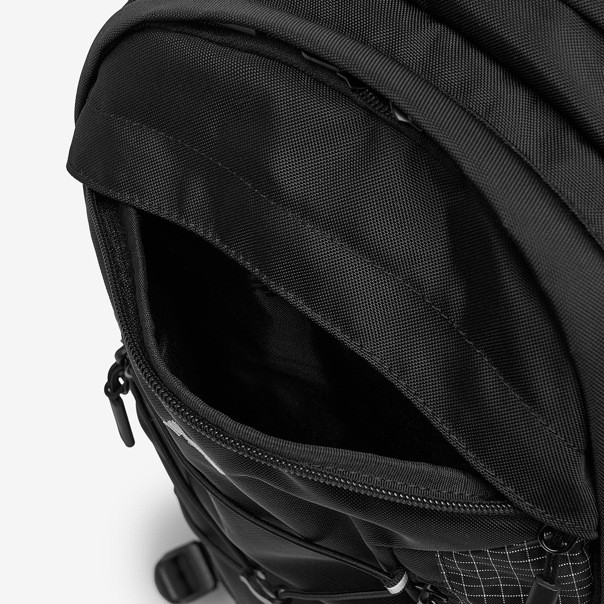 (19)Black