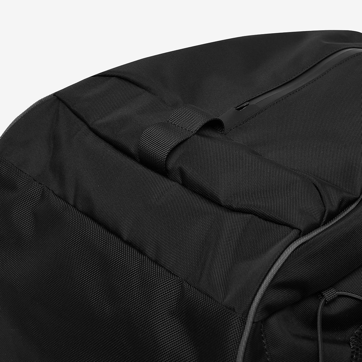 (19)Black