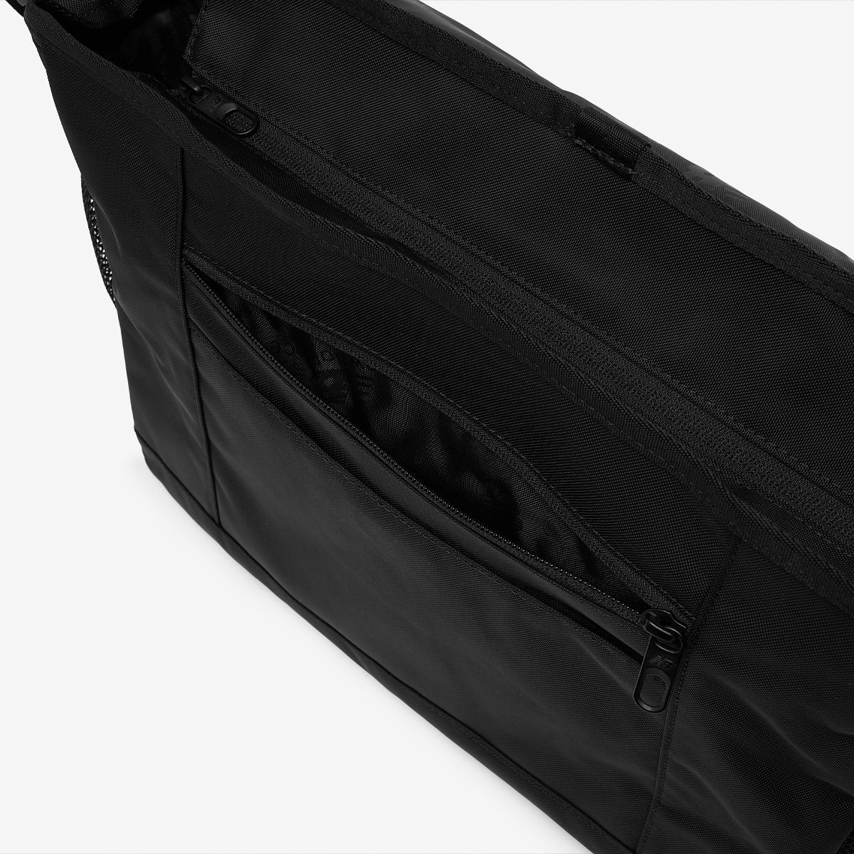 (19)Black