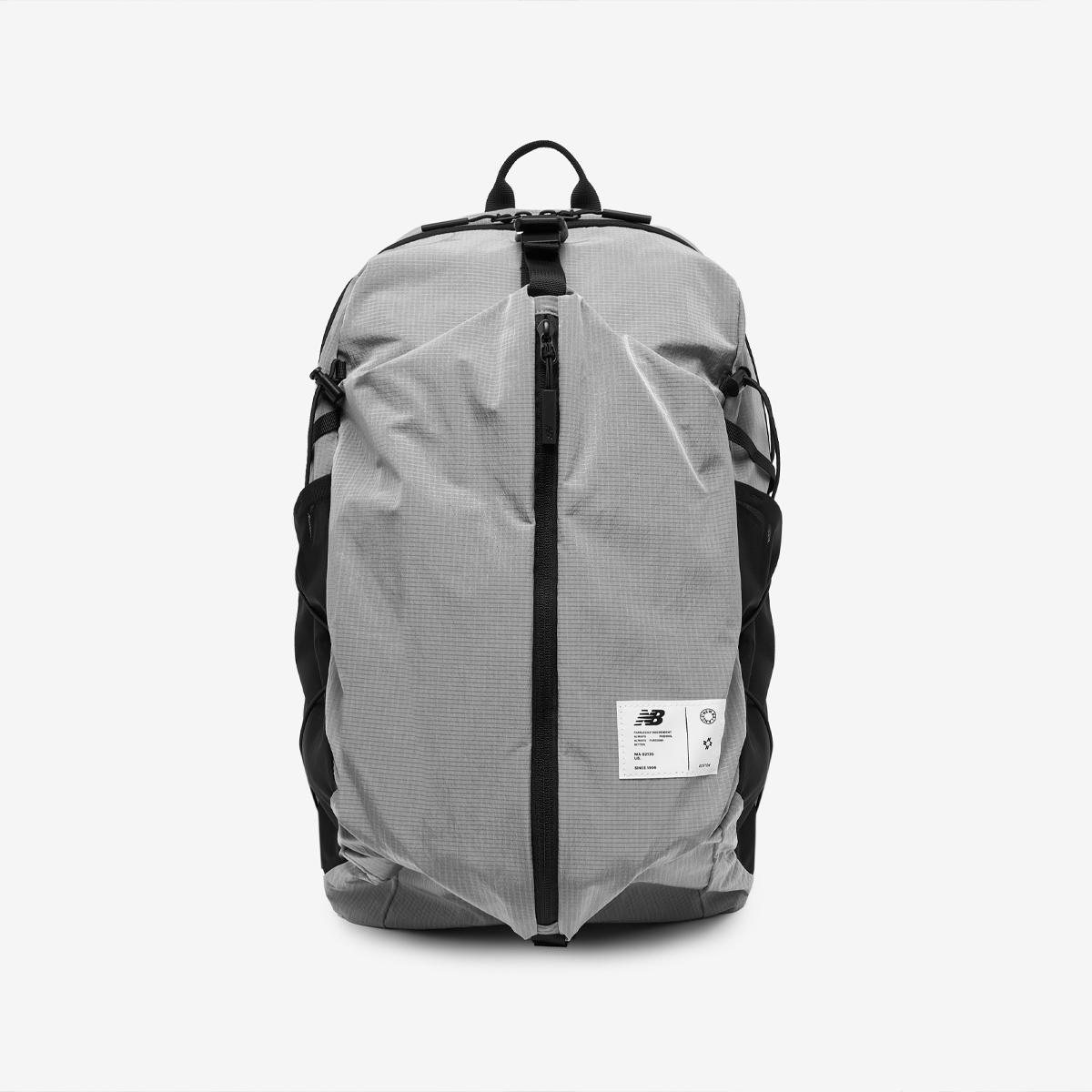 메탈릭 경량 백팩