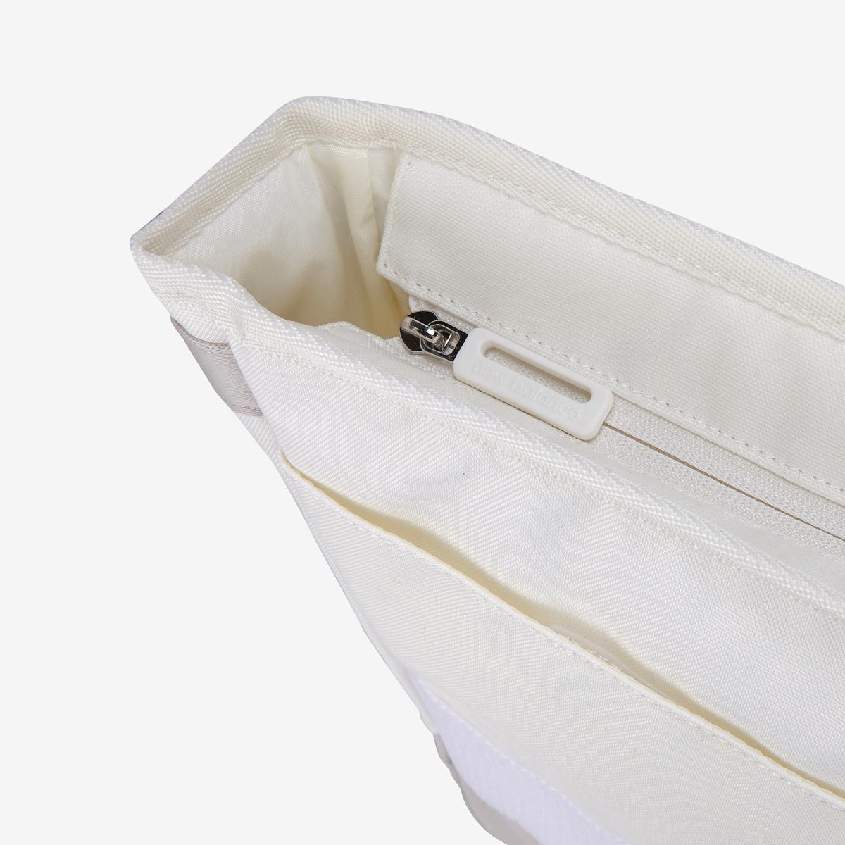 (39)Ivory