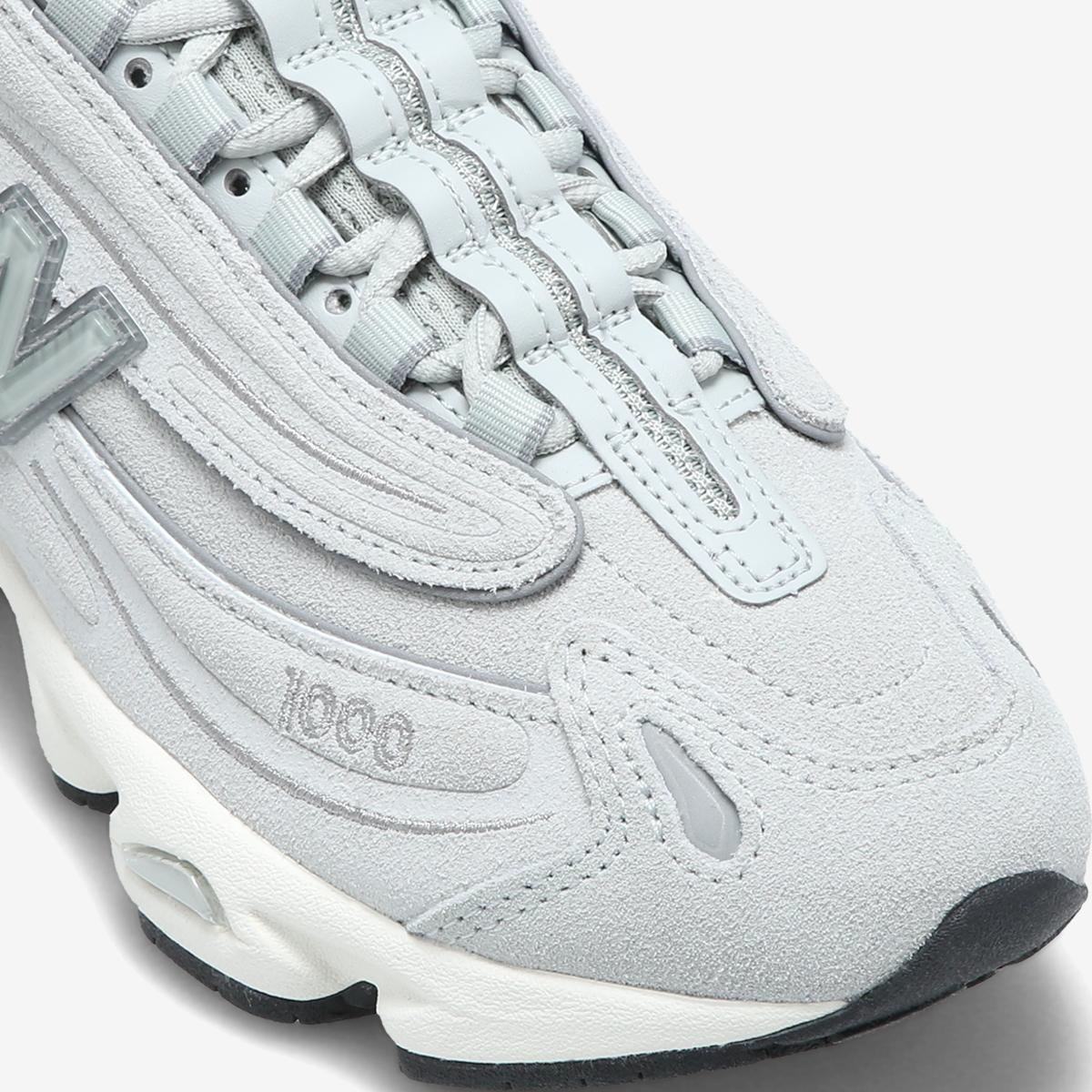 (15)Grey