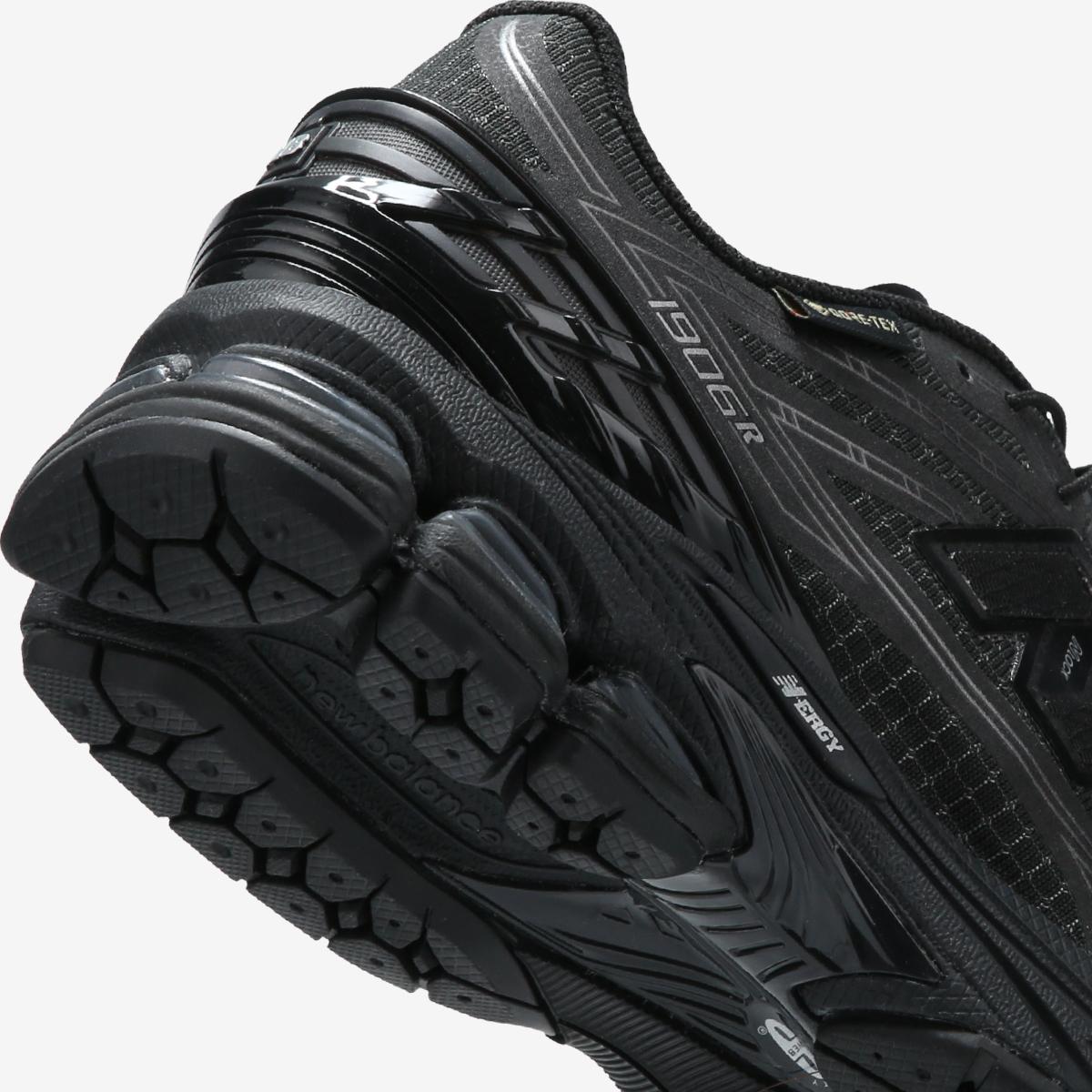 (19)Black