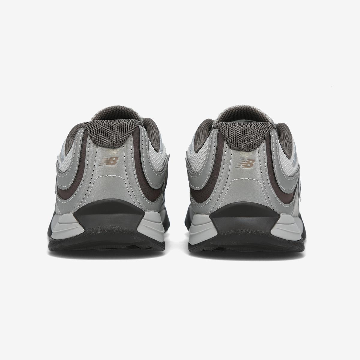 (91)Silver