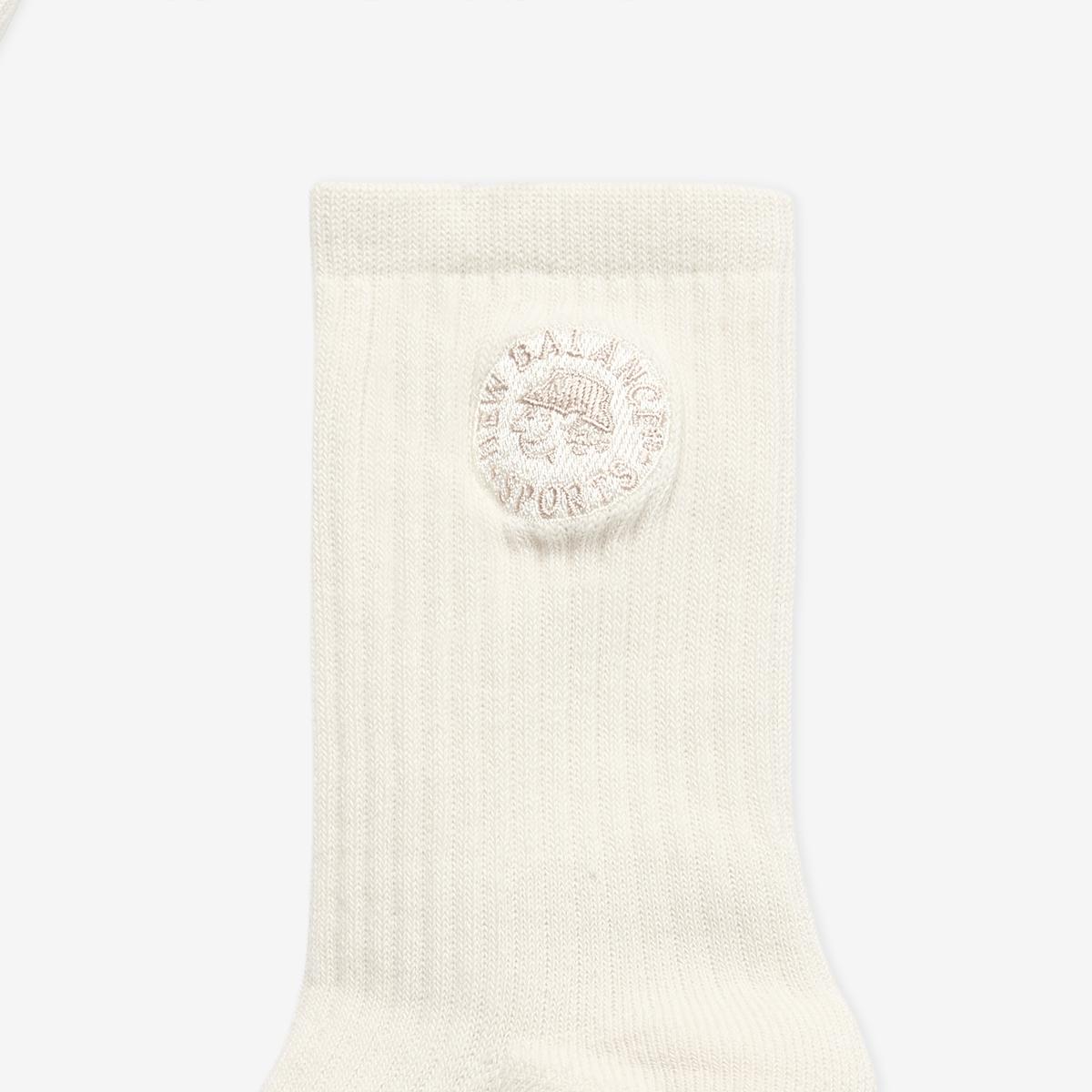 (39)Ivory