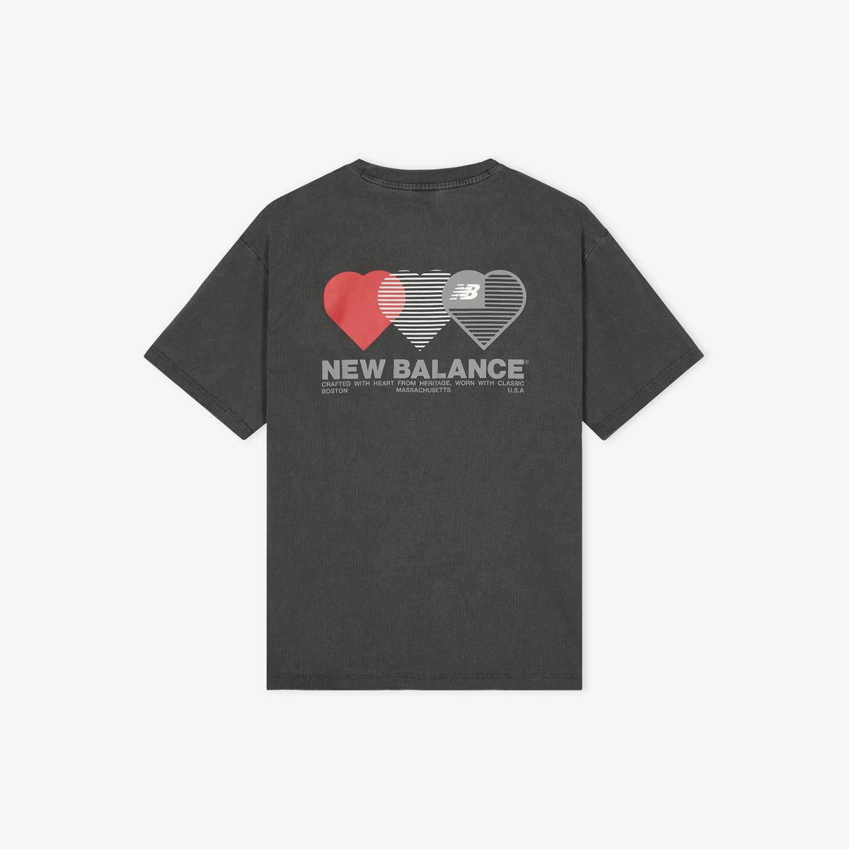 UNI NB 하트 그래픽 반팔티 (SEMI OVER FIT)