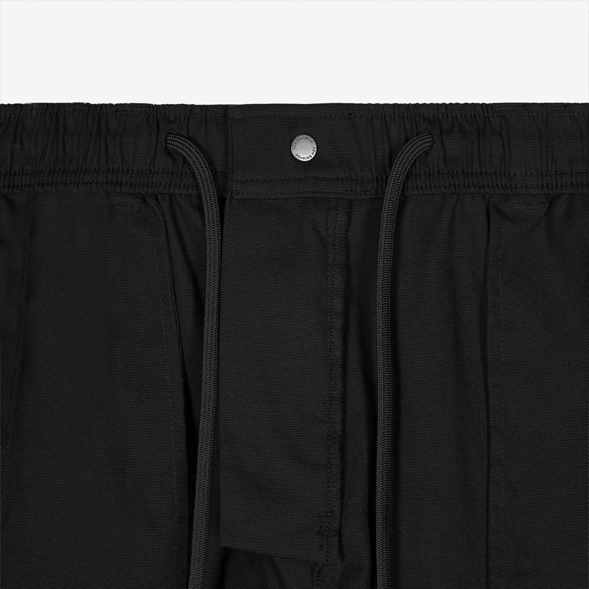 (19)Black
