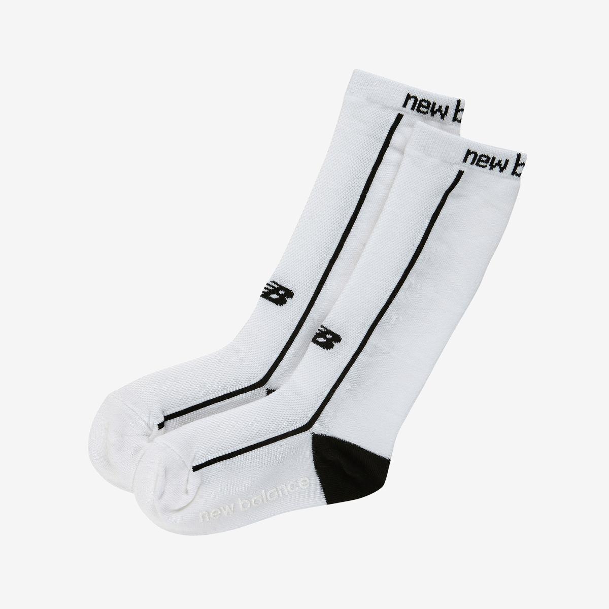 에센셜 메쉬 니삭스