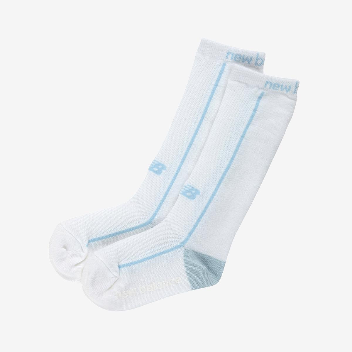 에센셜 메쉬 니삭스