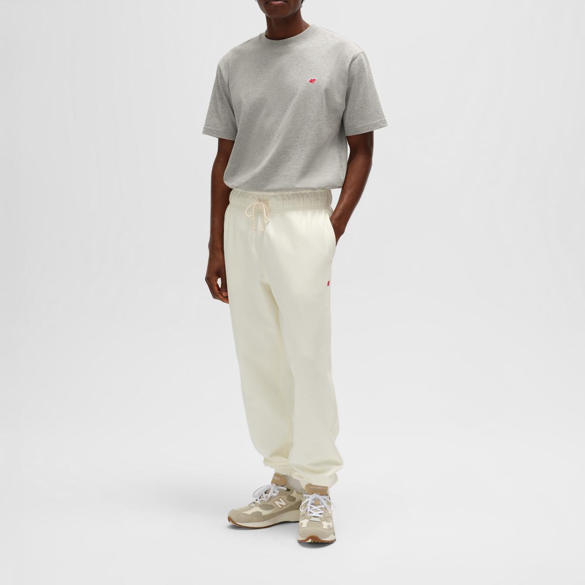 (39)Ivory