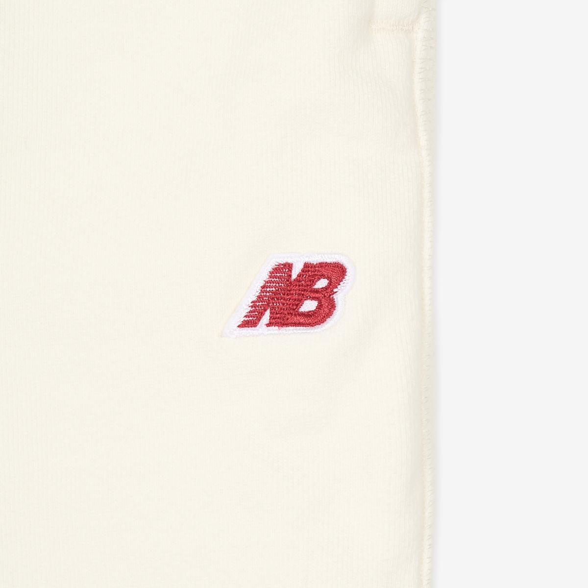 (39)Ivory