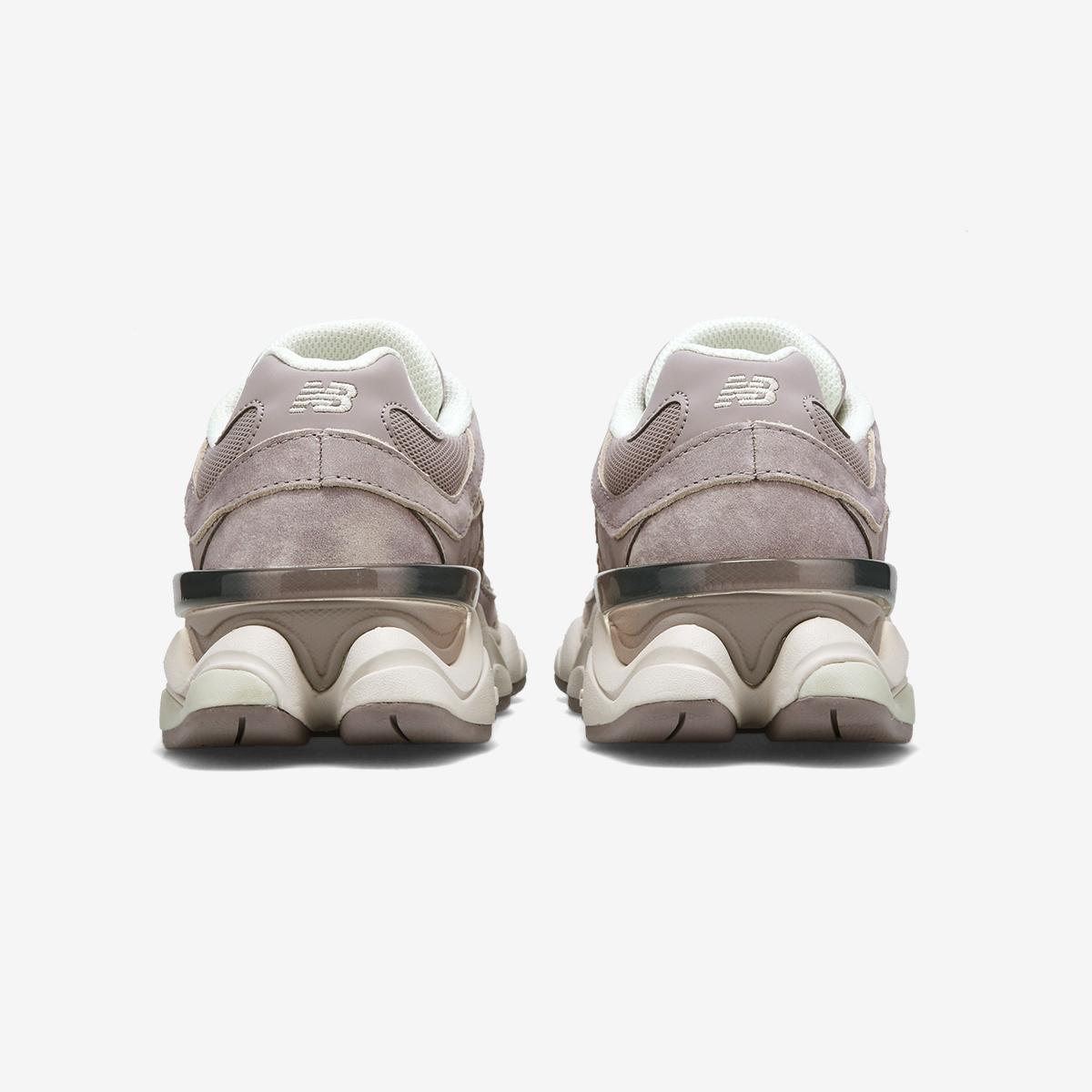 (15)Grey