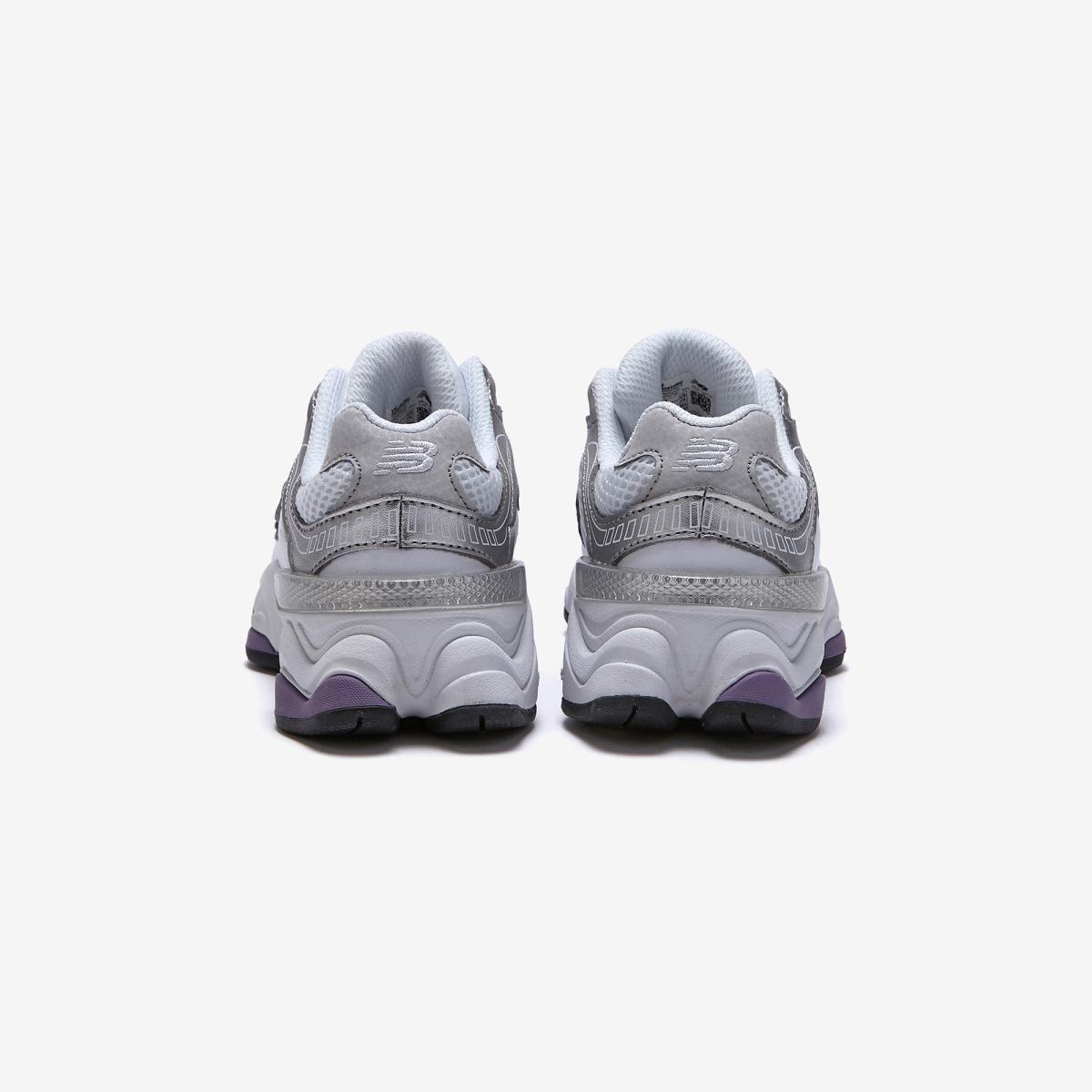 (70)Violet