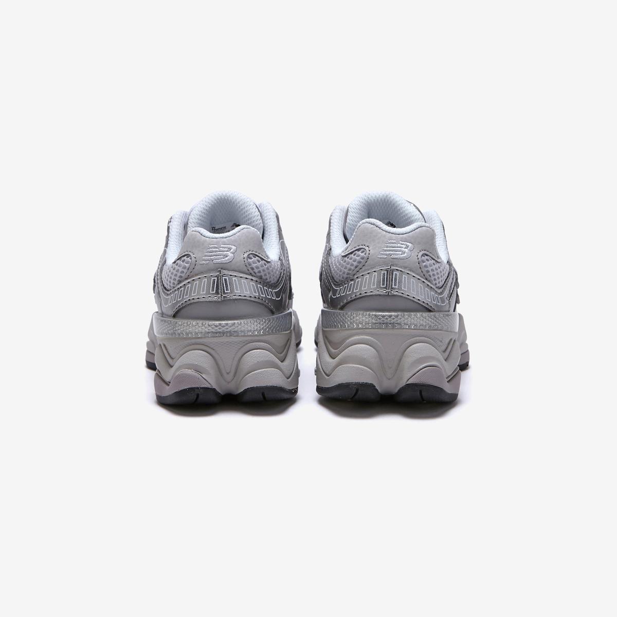 (15)Gray