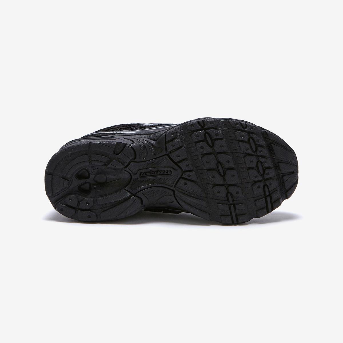 (19)Black