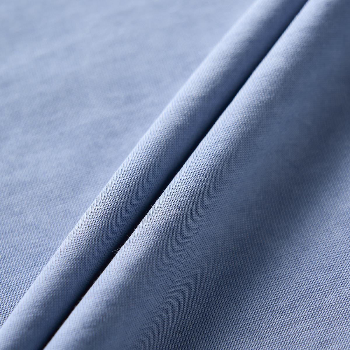 (83)Greyish Blue