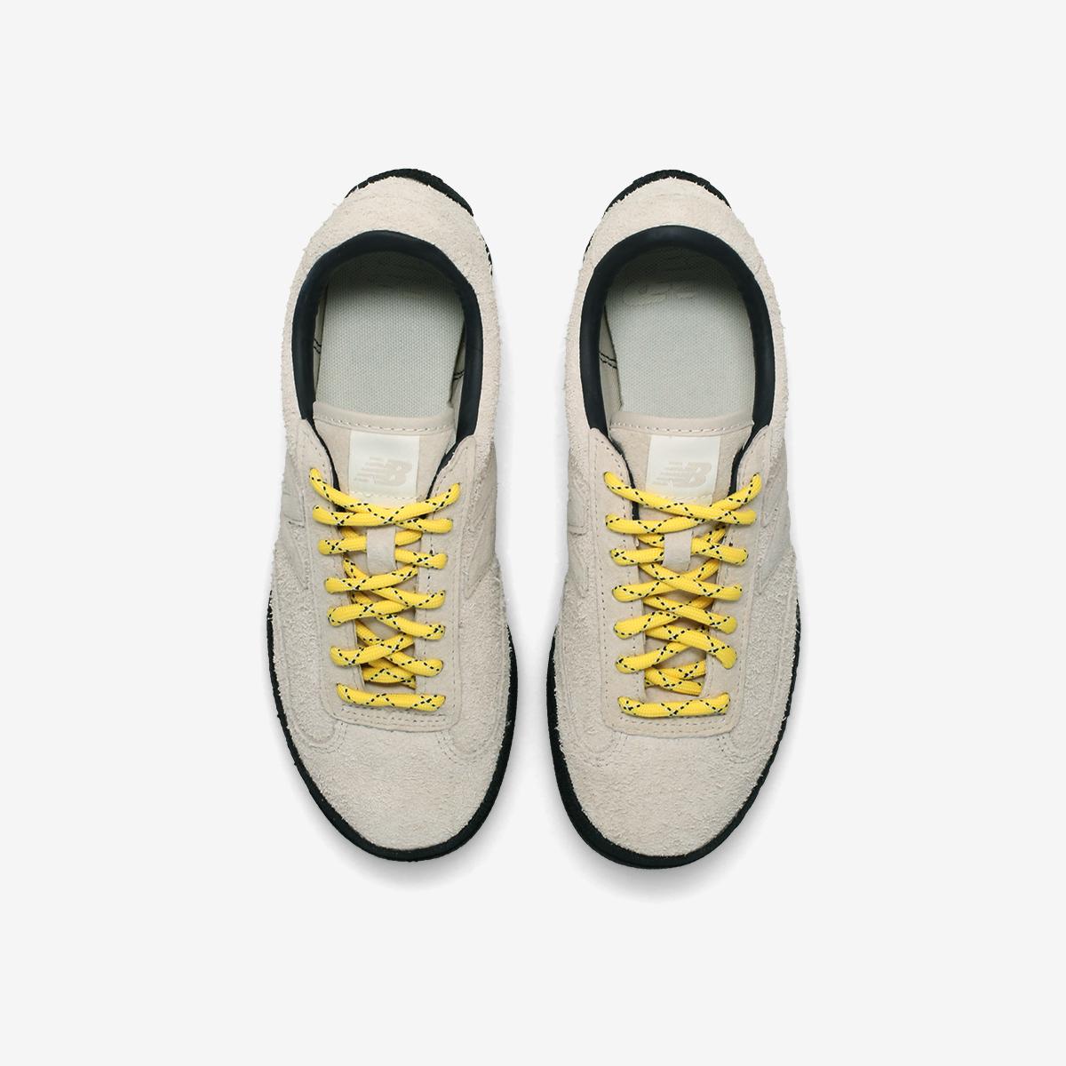 (16)Light Gray