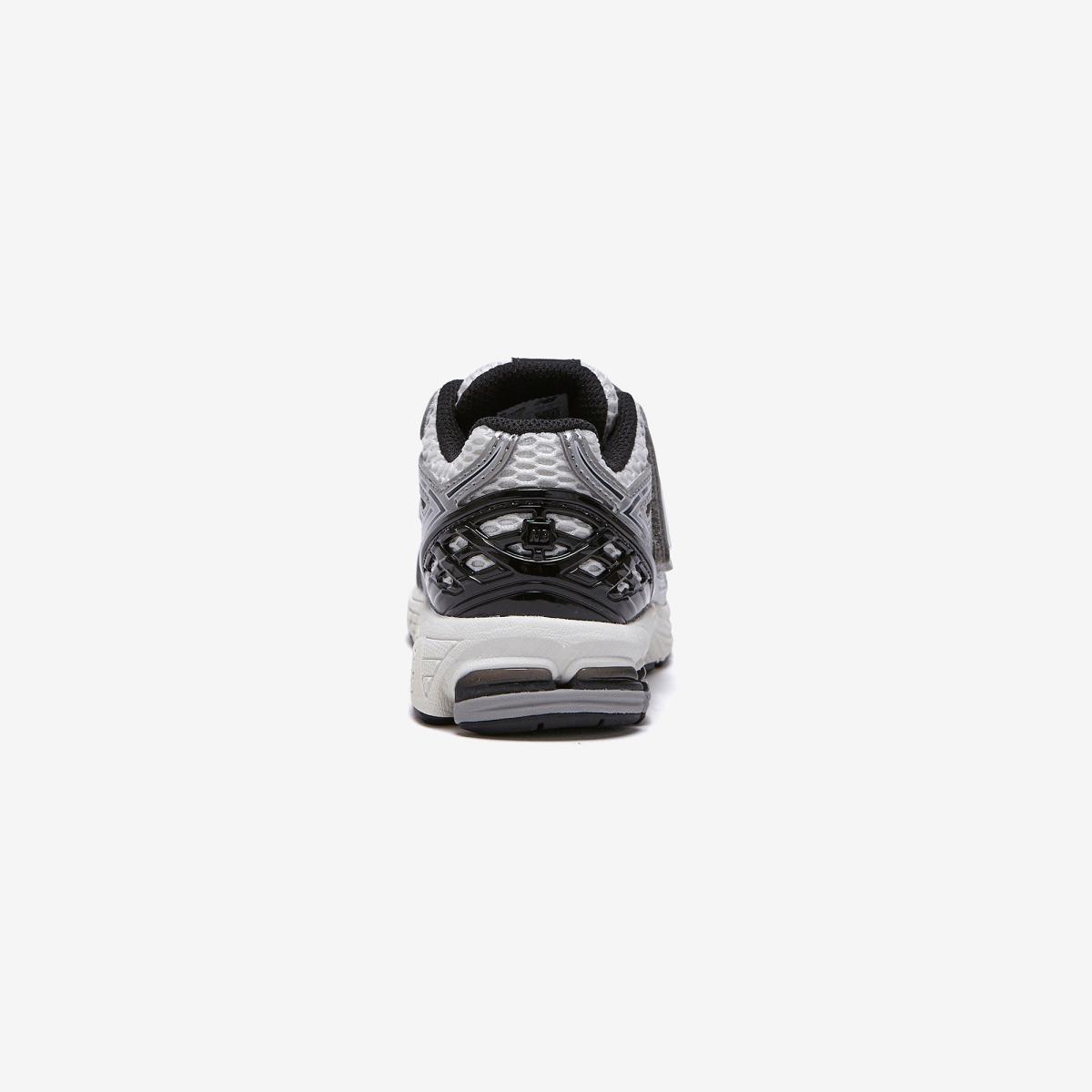 (91)Silver