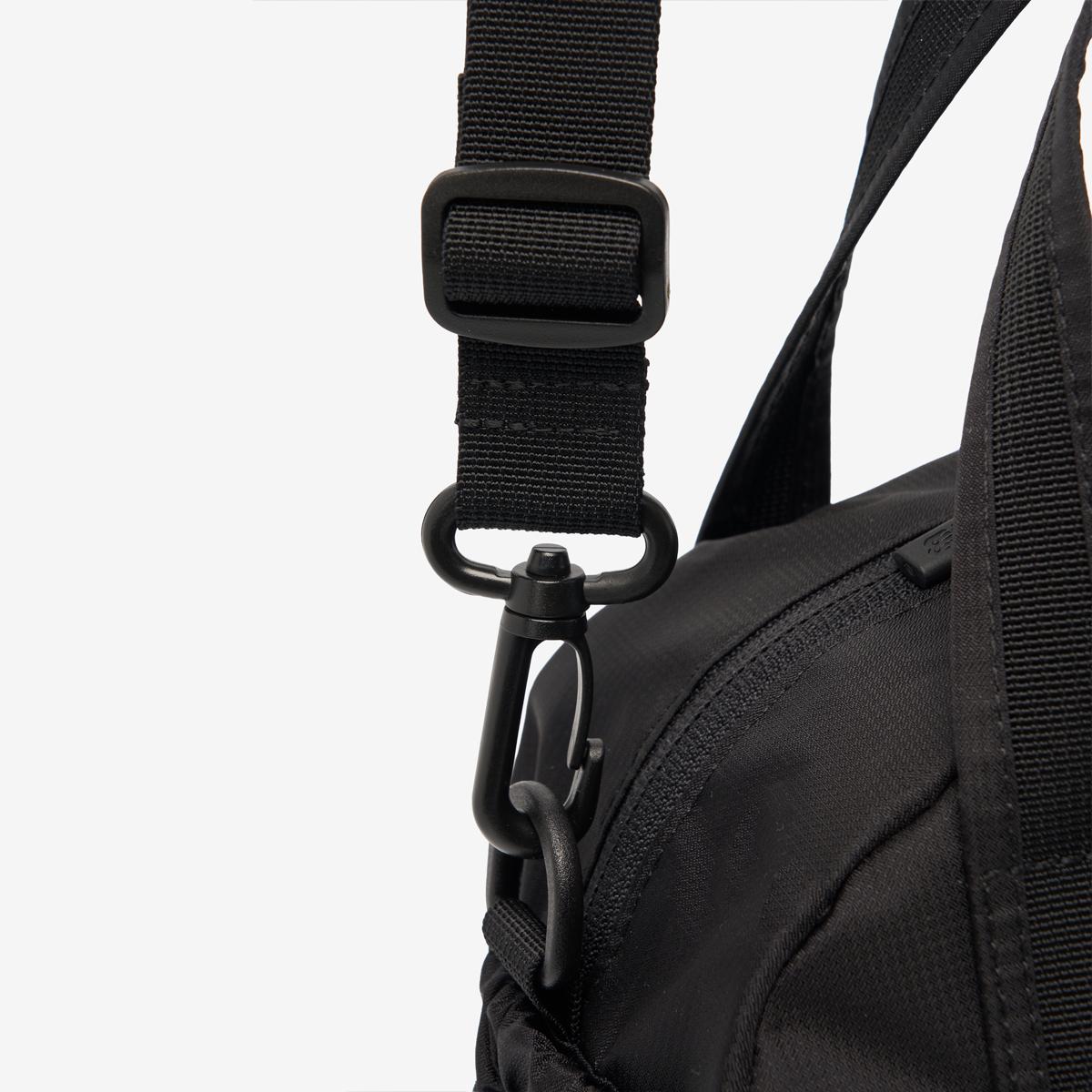(19)Black