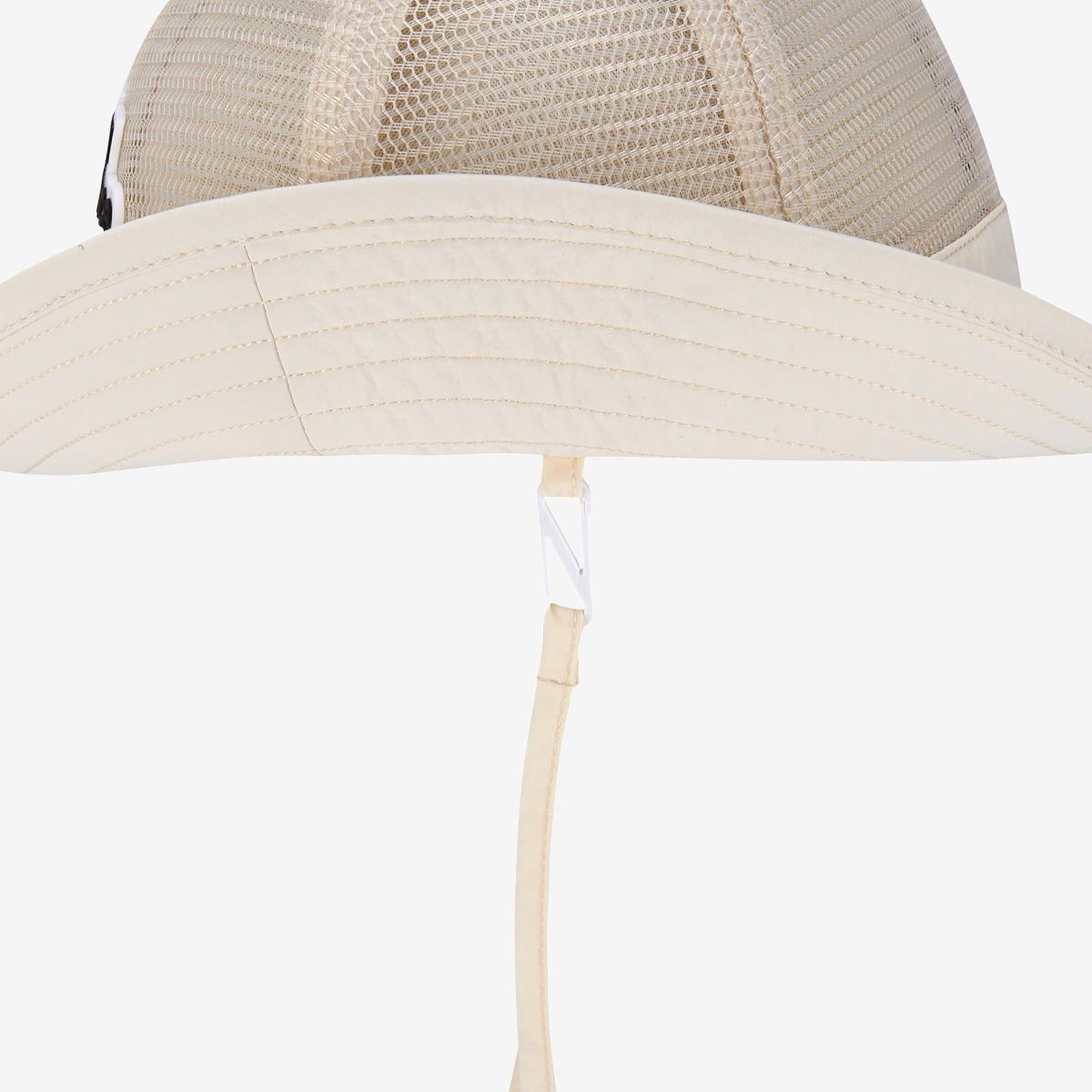 (39)Ivory