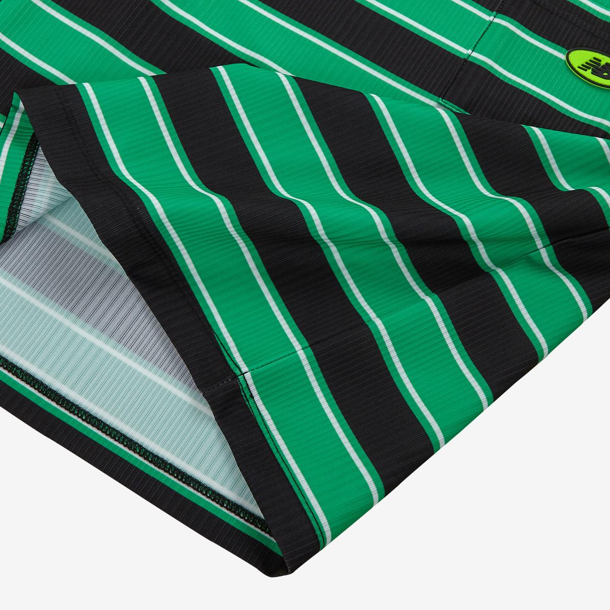 (40)Green