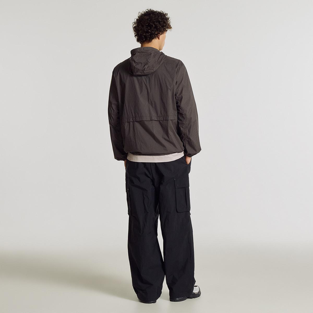 (19)Black
