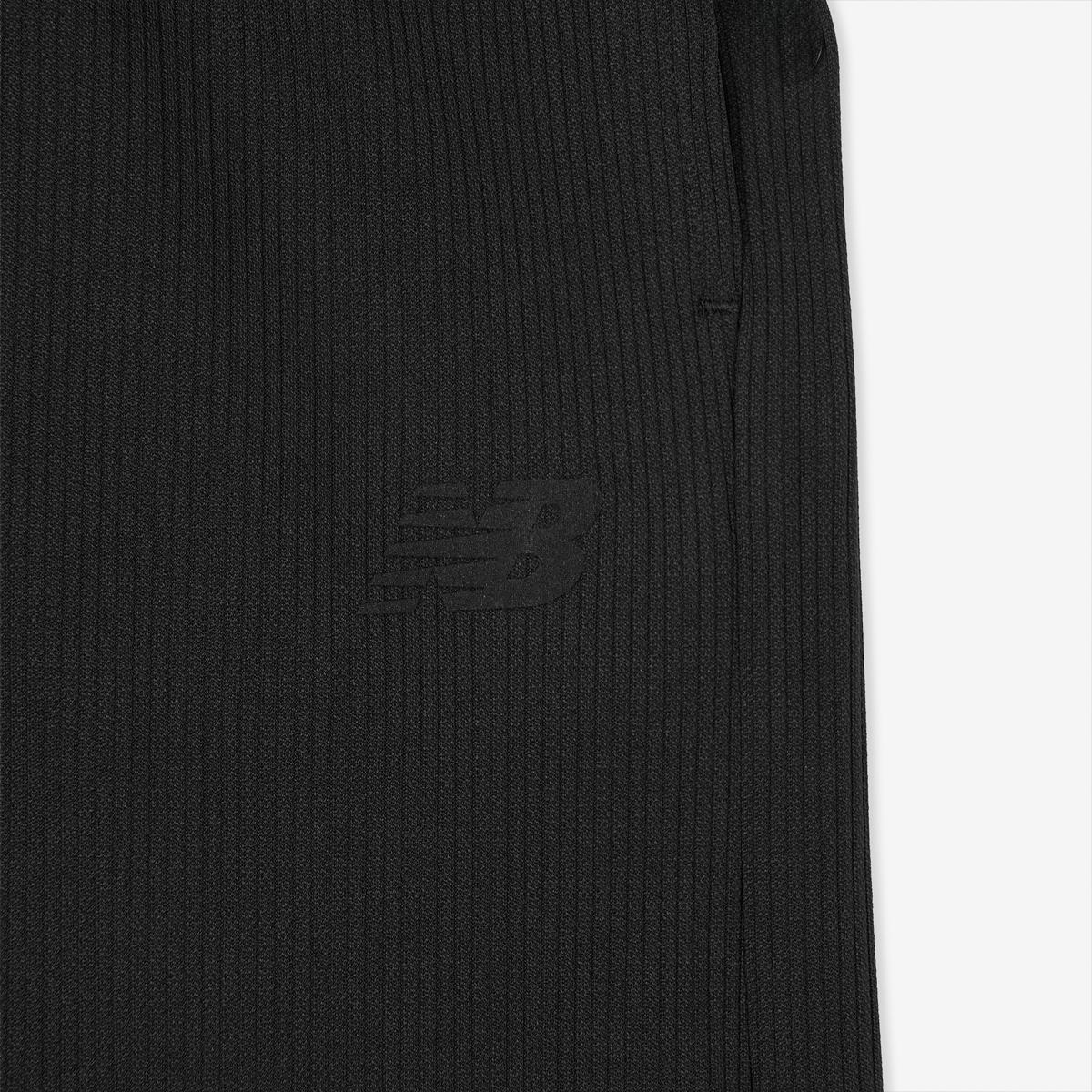(19)Black