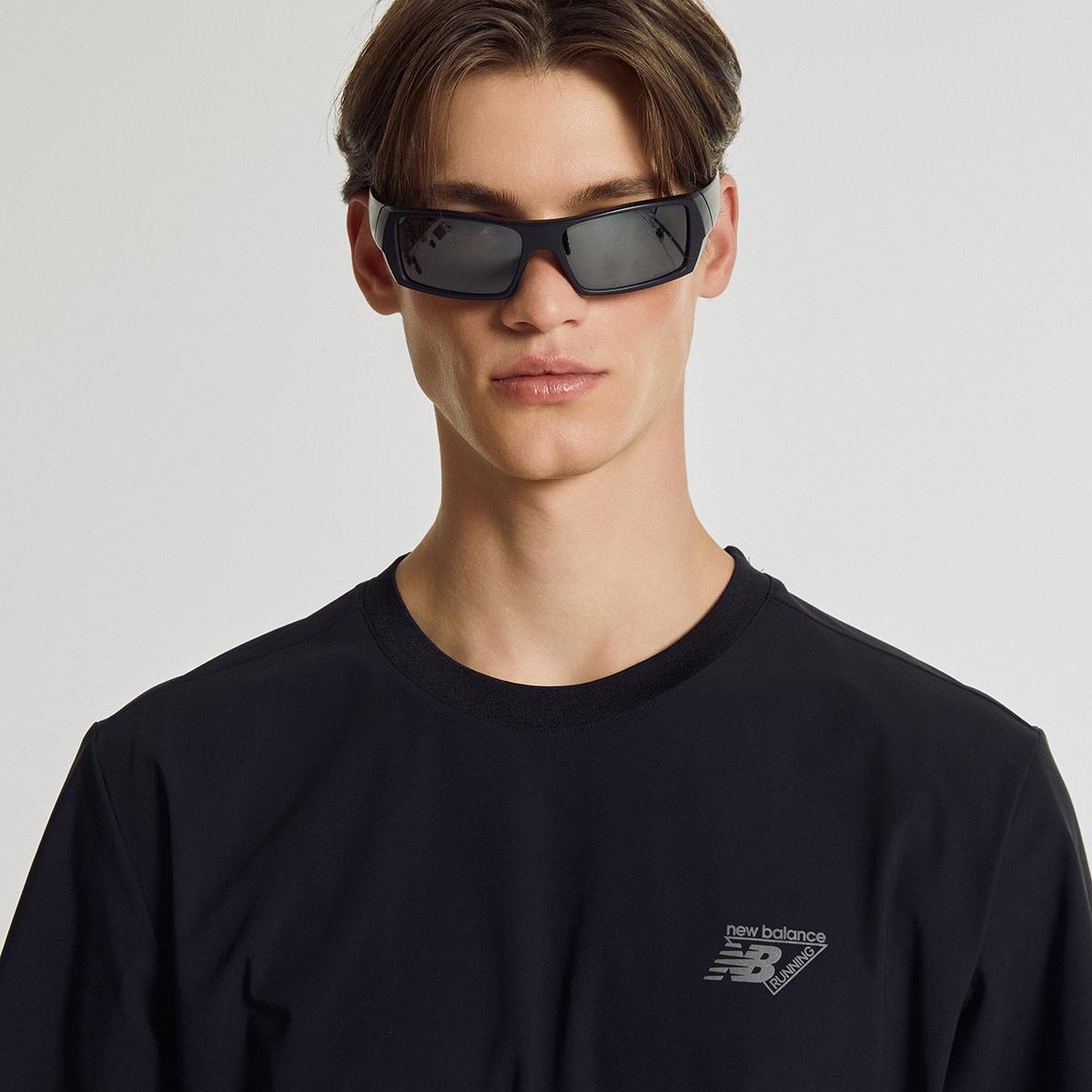 (19)Black