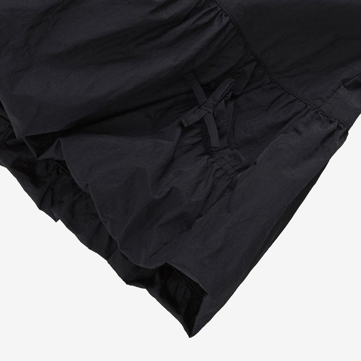 (19)Black