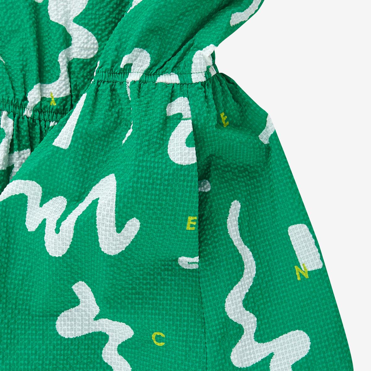 (40)Green