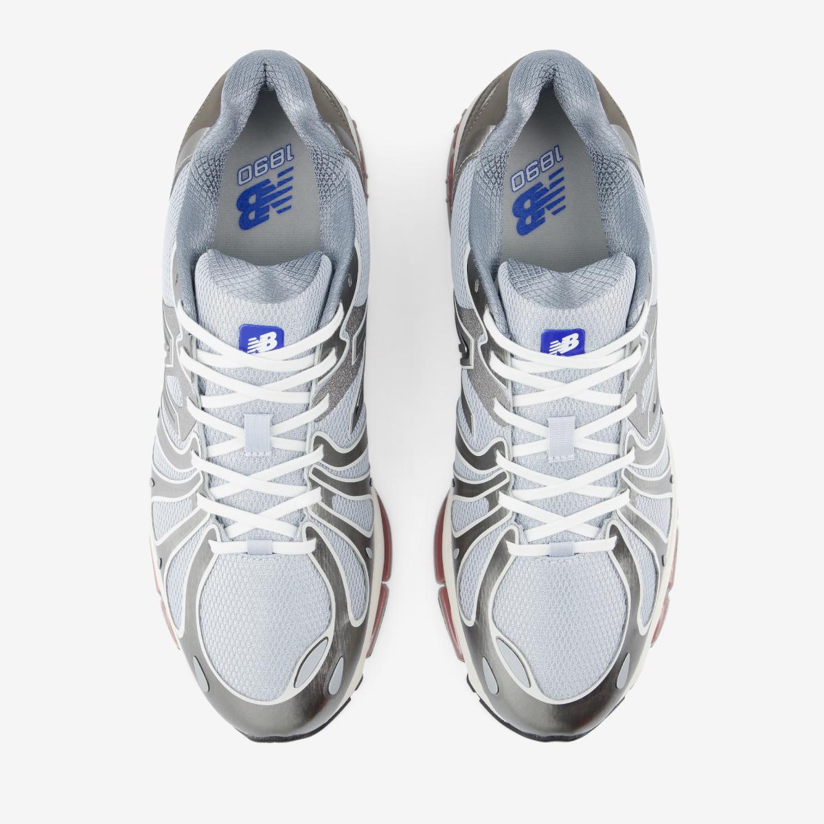 (91)Silver