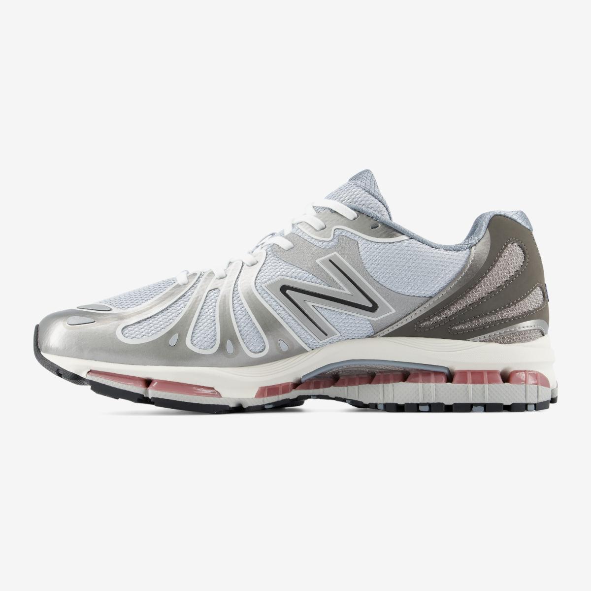 (91)Silver