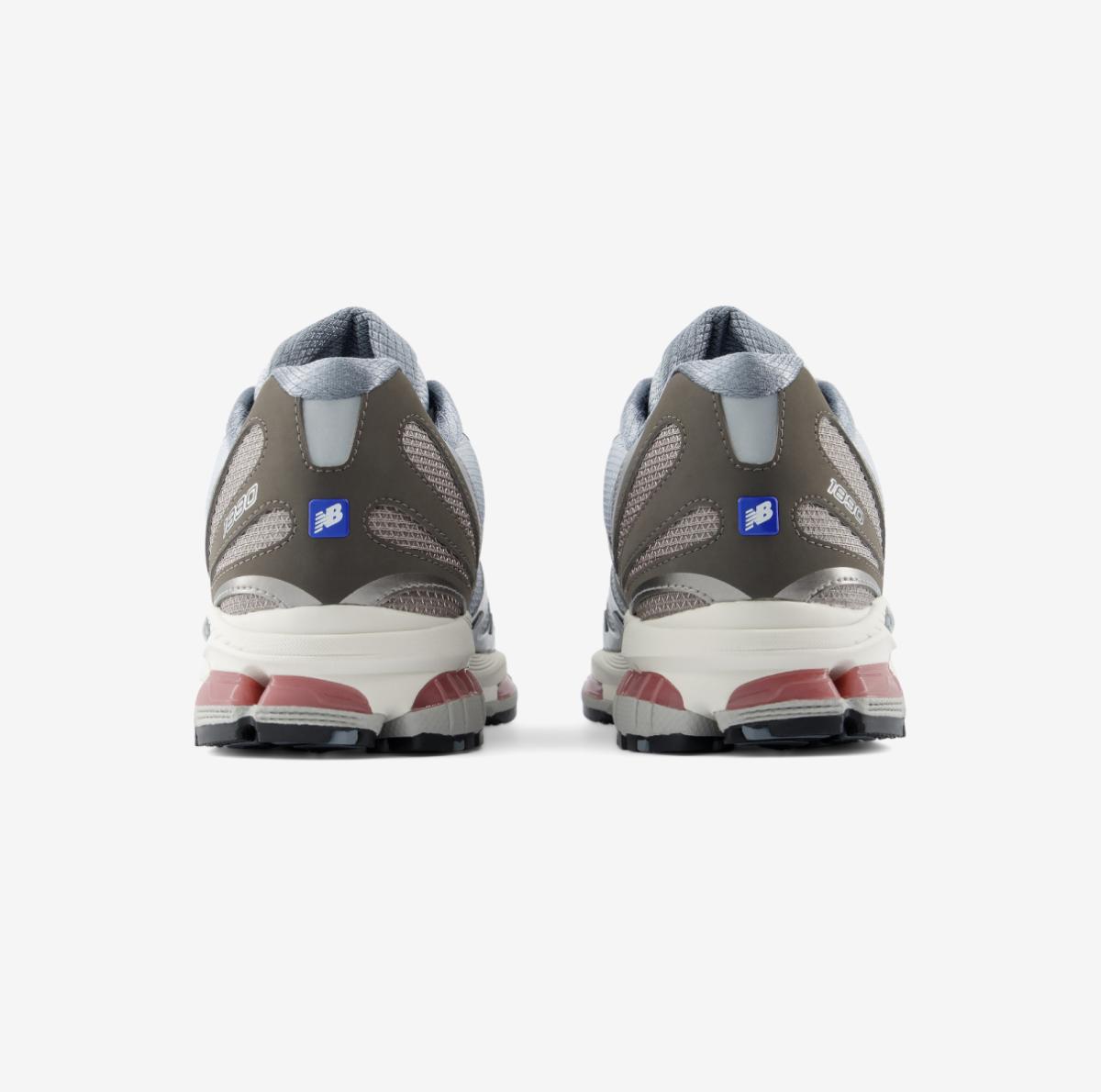 (91)Silver