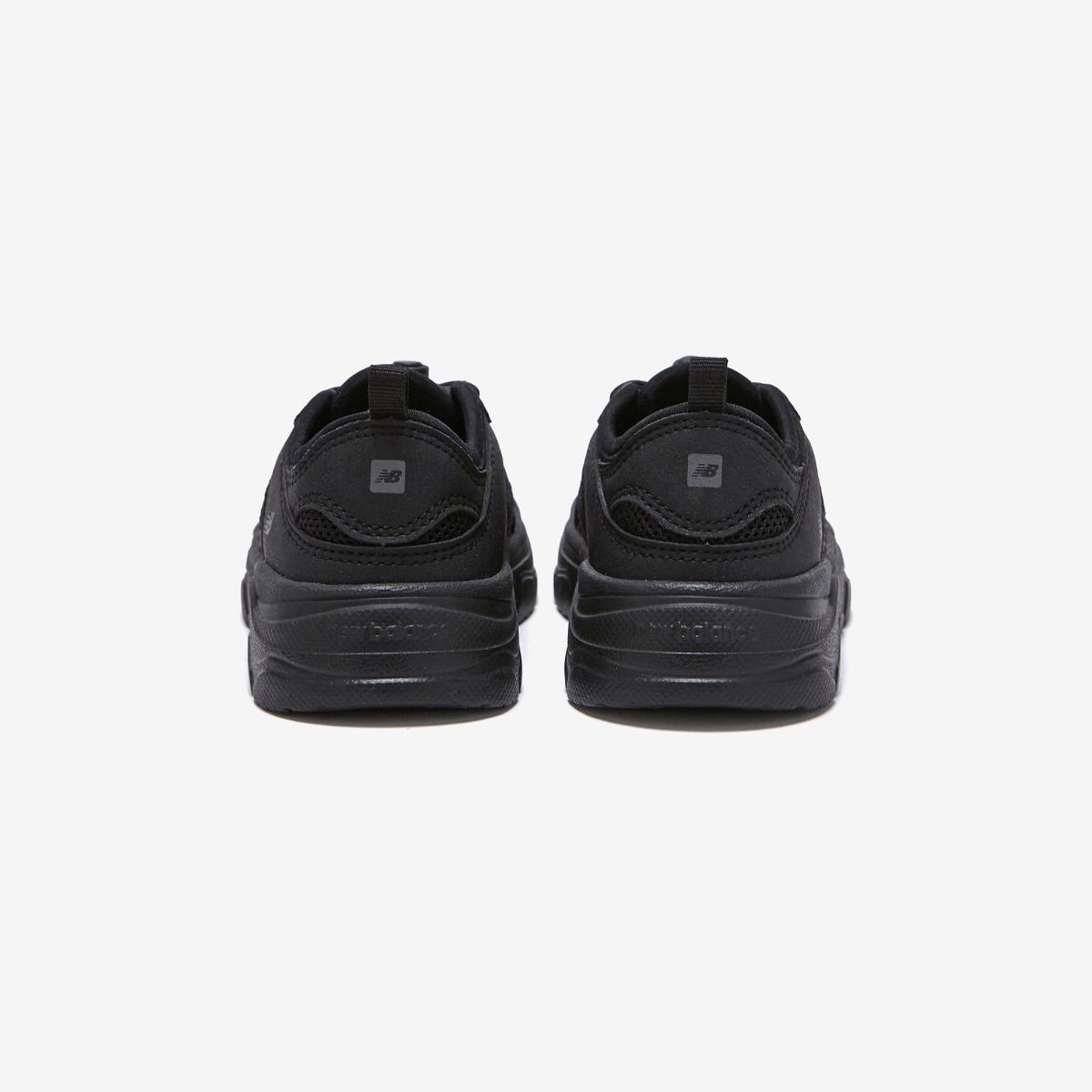 (19)Black