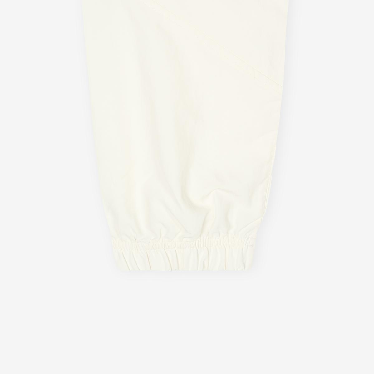 (39)Ivory