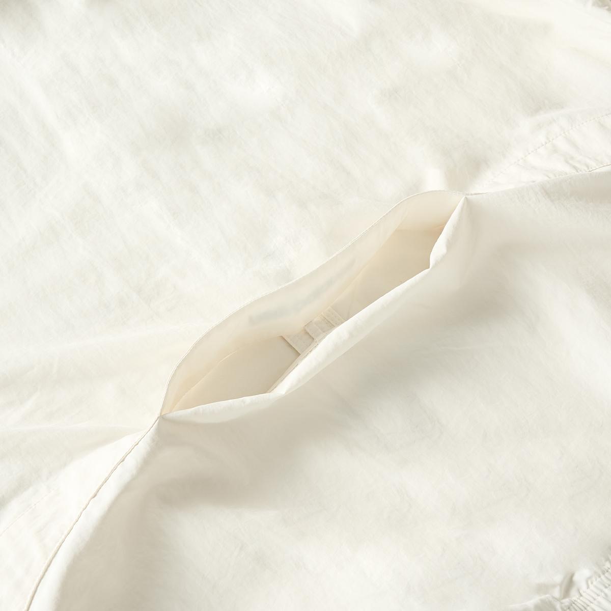 (39)Ivory