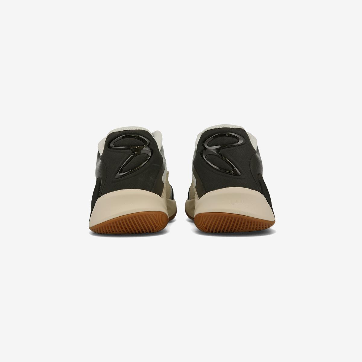 (19)Black