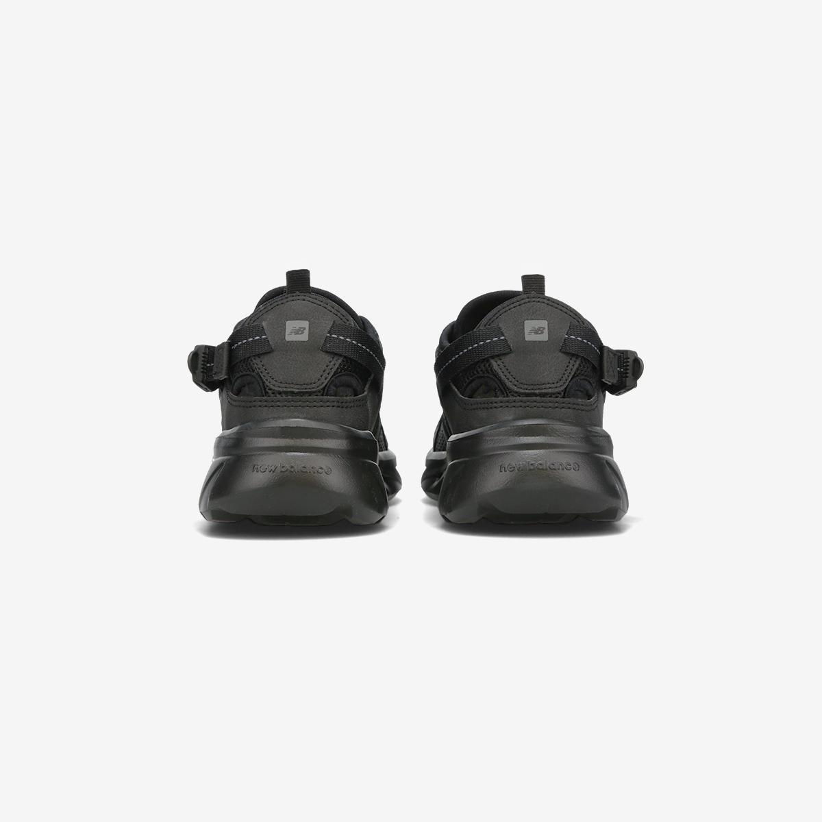 (19)Black